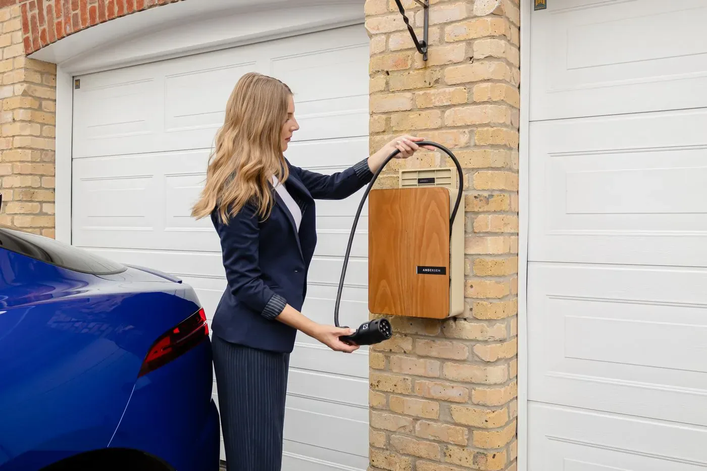 Pose d'une borne de recharge murale pour véhicule électrique à Herblay-sur-Seine